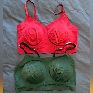 Bundle of 2 True & Co Bras - M Full Cup
